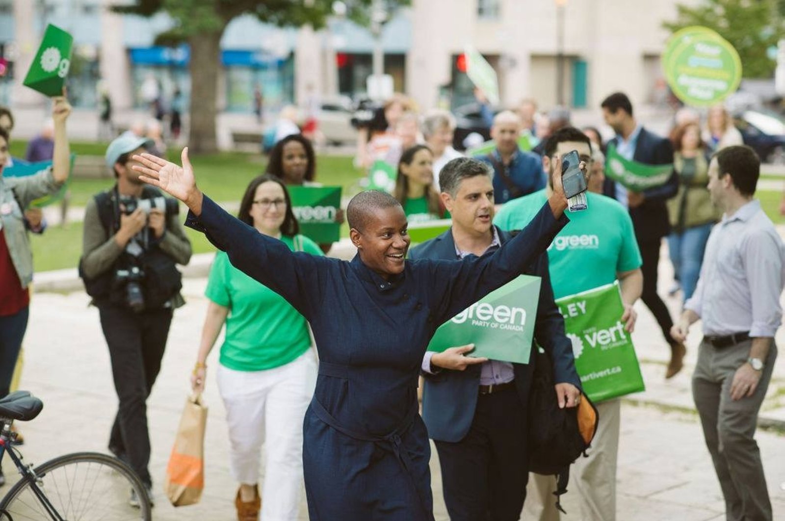 Annamie Paul (C) with Green Party of Canada supporters during the 2019 federal election held in downtown Toronto, Sept. 23, 2019. (Photo from Wikipedia)