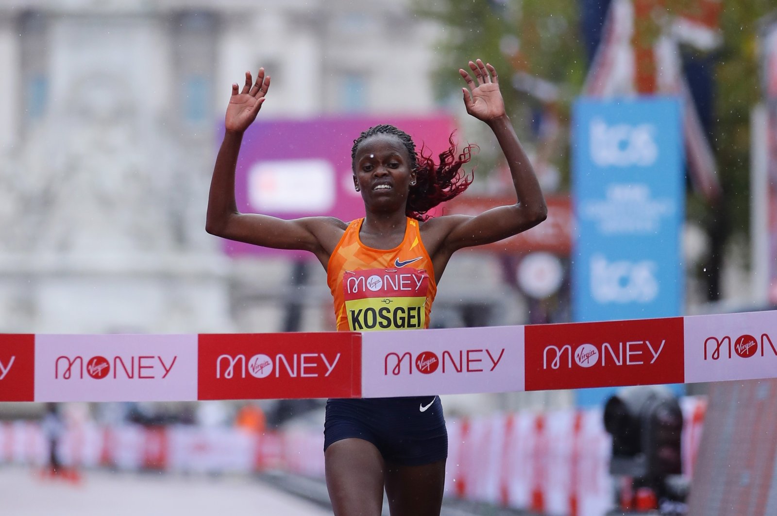 Brigid Kosgei celebrates winning the London Marathon, in London, England, Oct. 4, 2020. (Reuters Photo)