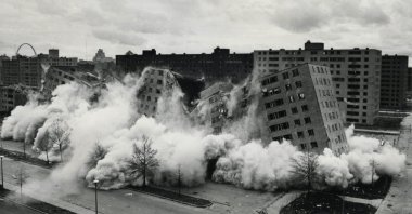 A still shot from “The Pruitt-Igoe Myth.”