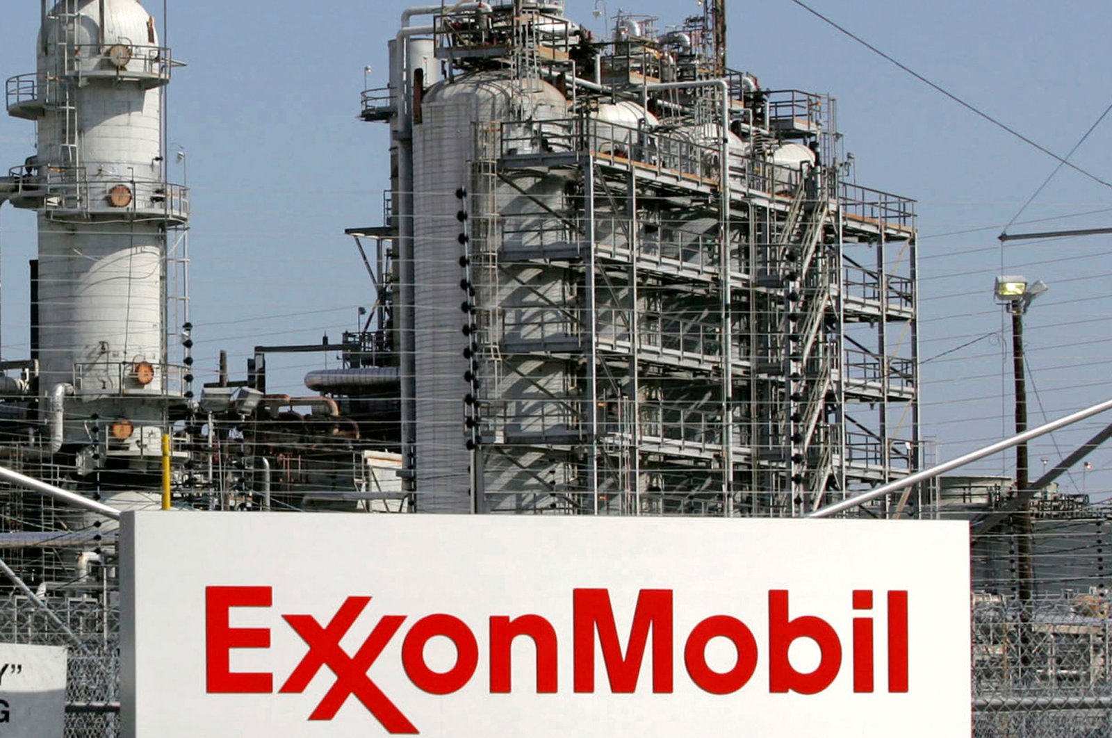 A view of the Exxon Mobil refinery in Baytown, Texas, U.S., Sept. 15, 2008. (Reuters Photo)