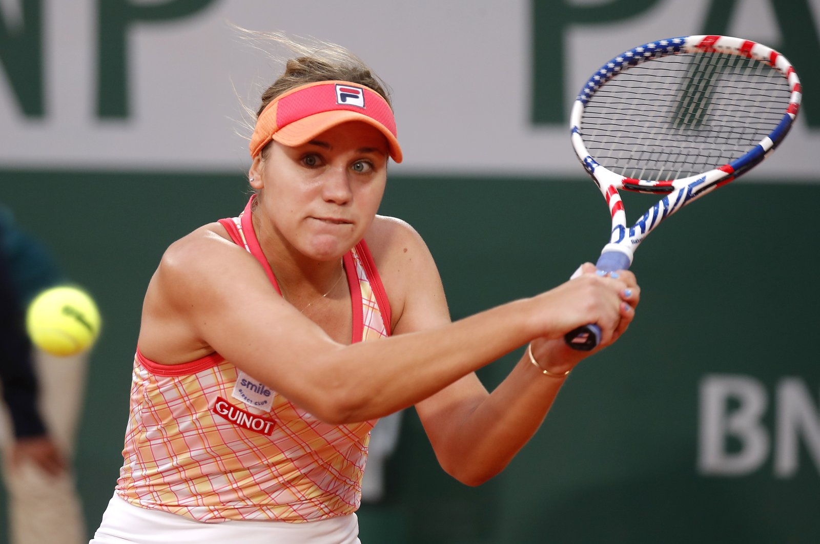 Sofia Kenin in action during the French Open semifinal match against Petra Kvitova, in Paris, France, Oct. 8, 2020. (Reuters Photo)
