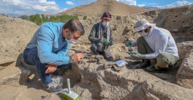 Archaeologists work at İremir Mound, Van, eastern Turkey, Oct. 9, 2020. (AA PHOTO)
