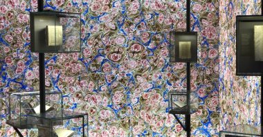 The room with the design of the pinkish-blue marbled paper at the Istanbul Research Institute. (Photo by Matt Hanson)