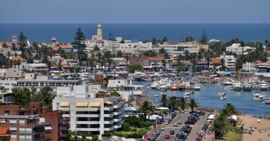 A view of the Uruguayan seaside resort of Punta del Este, 135 kilometers east of the capital Montevideo, Jan. 15, 2014. (AFP Photo)