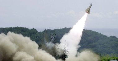 Taiwan Army launches a U.S.- made Hawk missile from a military base in the southern county of Pingtung May 10, 2002. (Reuters Photo)