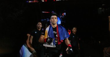 Mark Striegl walks on the cage before a martial arts event in Pasay, Philippines, April 24, 2015. (Getty Images)