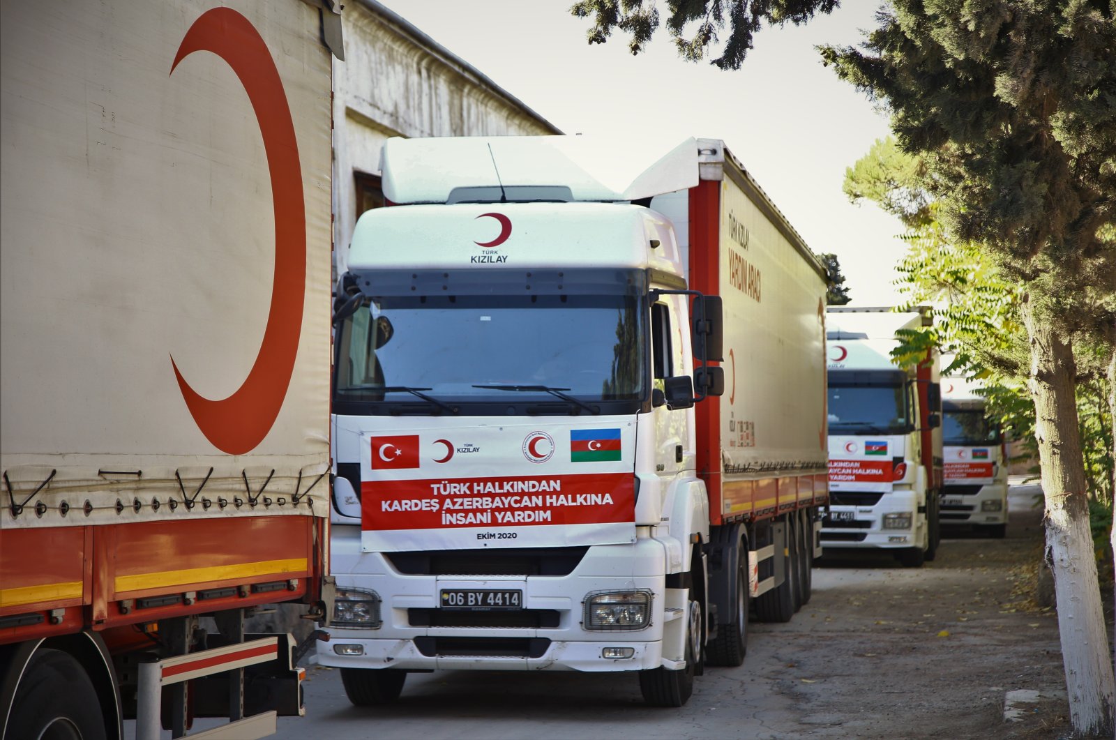 Turkish Red Crescent (Kızılay) trucks carrying humanitarian aid arrive in Baku, Azerbaijan, Oct. 14, 2020. (AA Photo)