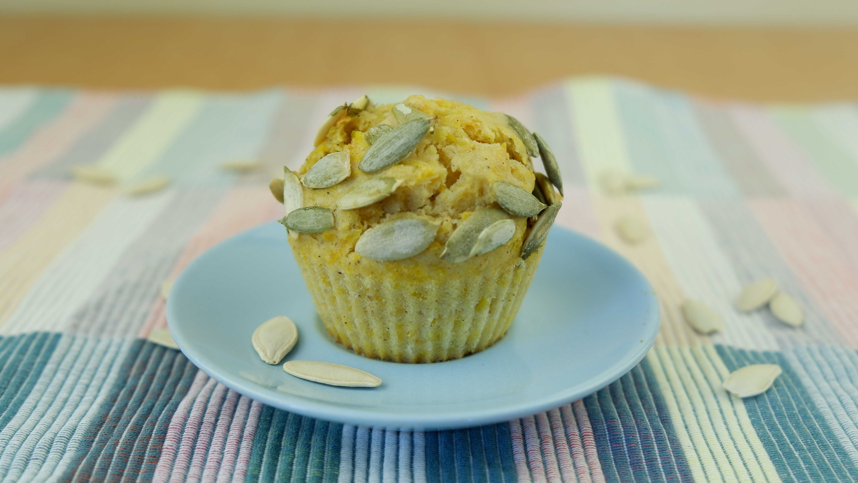 Pumpkin seeds are a great topping for pumpkin muffins. (Photo by Ayla Coşkun)