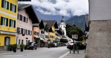 The market square is empty during a lockdown for the ongoing coronavirus pandemic in the commune of Kuchl, near Salzburg, Austria, Oct. 15, 2020. (AFP Photo)