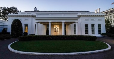 The White House West Wing entrance as seen early in the morning prior to U.S. President Donald Trump departing on campaign travel to Michigan and Wisconsin, Washington, D.C., U.S., Oct. 17, 2020. (REUTERS Photo)