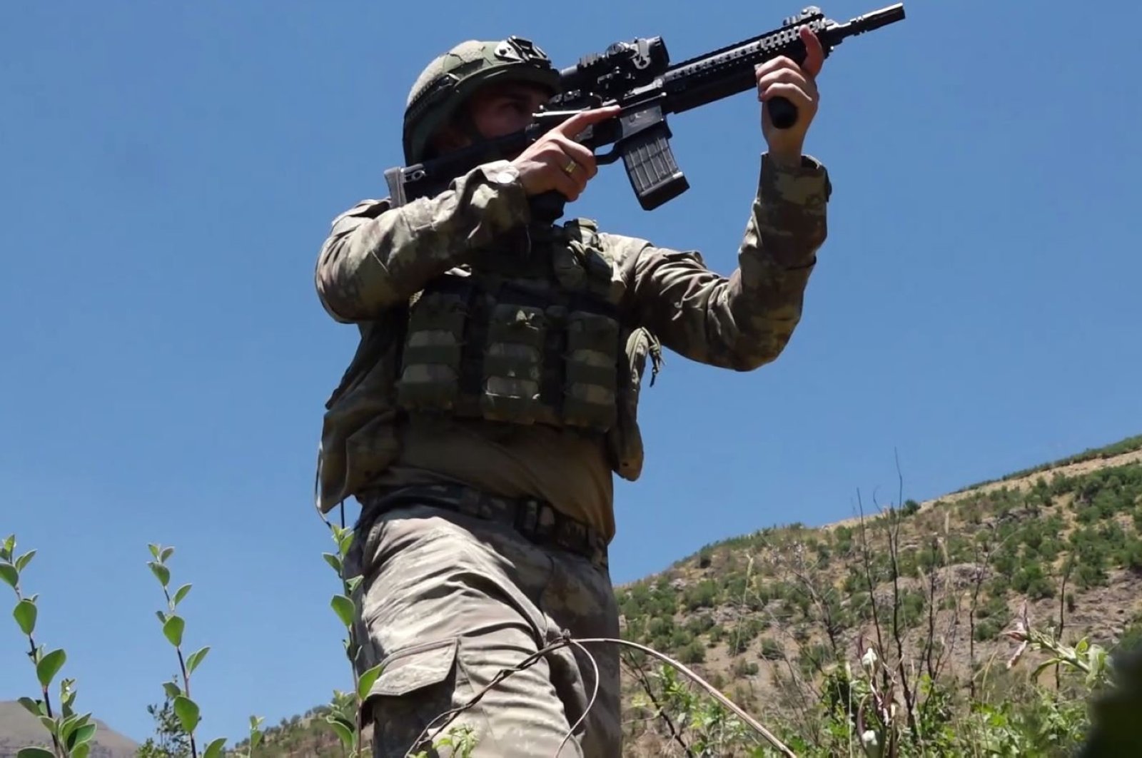 Turkish security forces conduct an operation against the PKK terrorist organization in northern Iraq, Sept. 7, 2020. (DHA Photo)