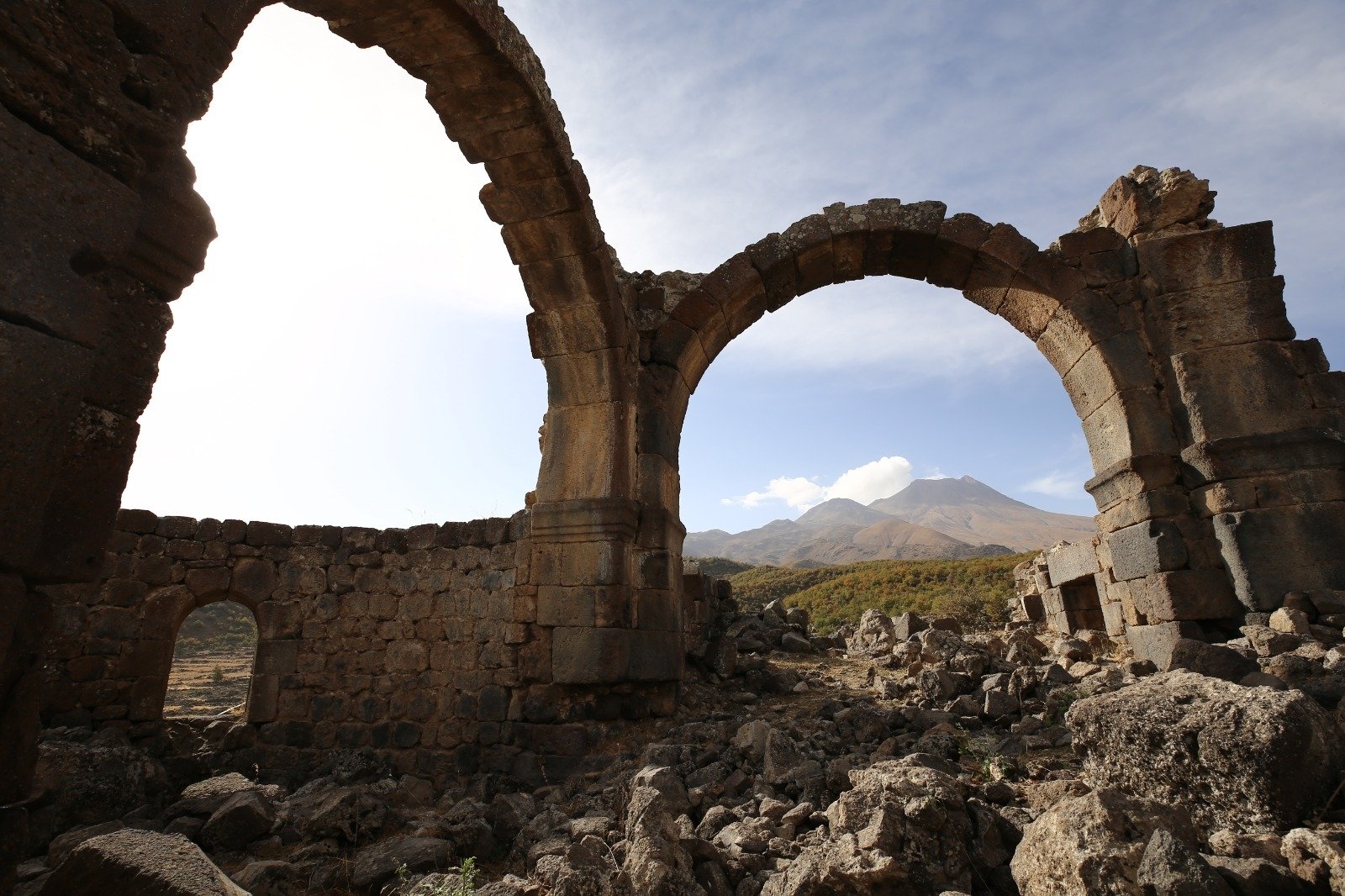 Gateway arches are seen in the ancient city of Nora, Aksaray, central Turkey, Oct. 21, 2020. (DHA PHOTO)