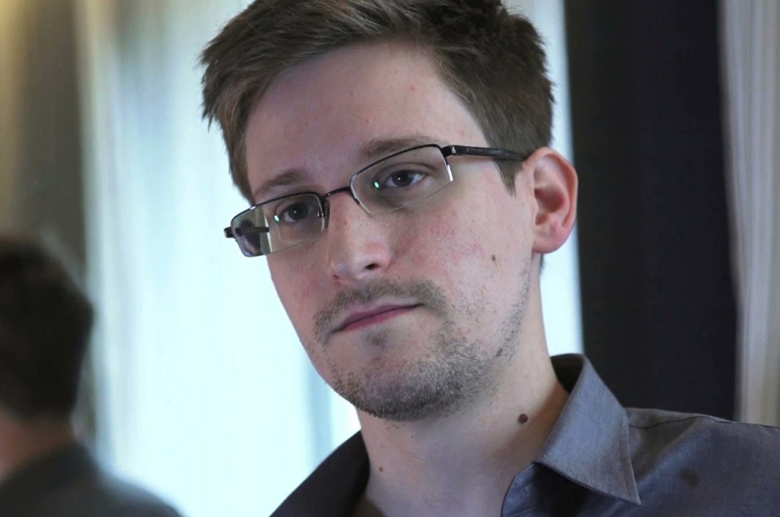 Former U.S. spy agency contractor Edward Snowden is seen in this still image taken from video during an interview by The Guardian in his hotel room in Hong Kong on June 6, 2013. (Reuters Photo)