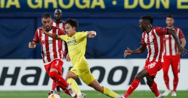 Villarreal's Takefusa Kubo (C) in action with Sivasspor's Uğur Çiftçi (L) and Olarenwaju Kayode during a UEFA Europa League match in Villareal, Spain, Oct. 22, 2020. (Reuters Photo)