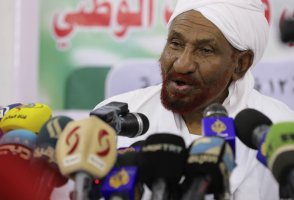 Former Sudanese Prime Minister Sadiq al-Mahdi, leader of the Umma political party, speaks during a news conference in Khartoum, Sudan, Feb. 6, 2020. (AP Photo/Marwan Ali, File)