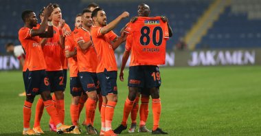 Medipol Başakşehir players dedicate their first goal to their injured teammate Junior Caiçara during the Turkish Süper Lig Week six match against Antalyaspor, at Başakşehir Fatih Terim Stadium in Istanbul, on Oct. 24, 2020. (AA Photo)