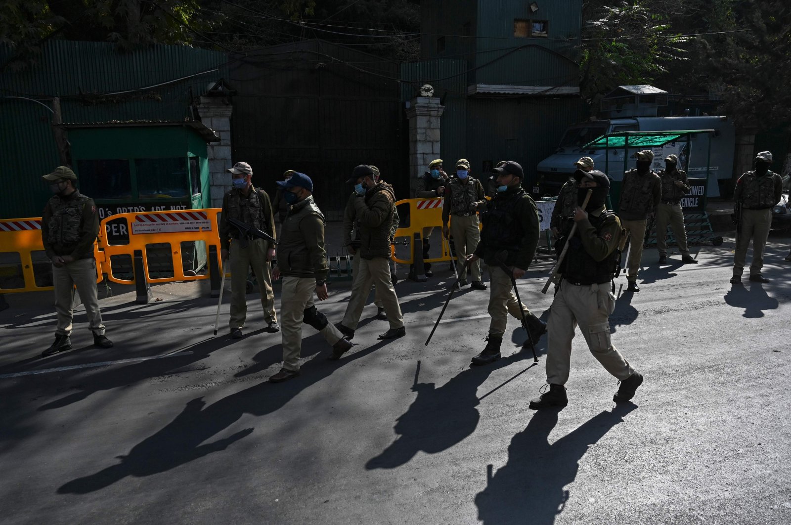 Indian government forces stand guard during a demonstration, Srinagar, disputed Jammu and Kashmir, Oct. 26, 2020. (AFP Photo)