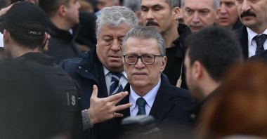Former Prime Minister Mesut Yılmaz (C) attends the funeral of his son Yavuz at a mosque in Istanbul, Turkey, Dec. 18, 2017. (AA Photo)