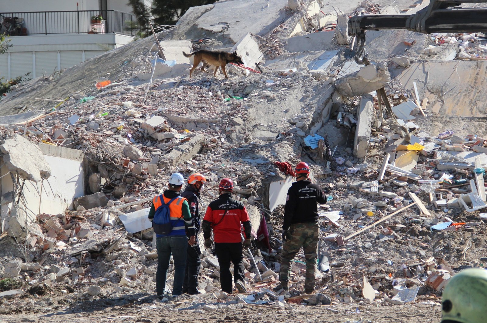 The debris of Yağcıoğlu apartment building, whose contractor was detained, in Izmir, western Turkey, Oct. 31, 2020. (IHA Photo)