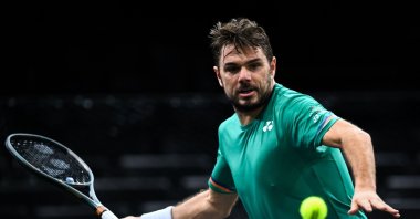 Stan Wawrinka returns the ball to Daniel Evans during the match in Paris, France, Nov. 3, 2020. (AFP Photo) 