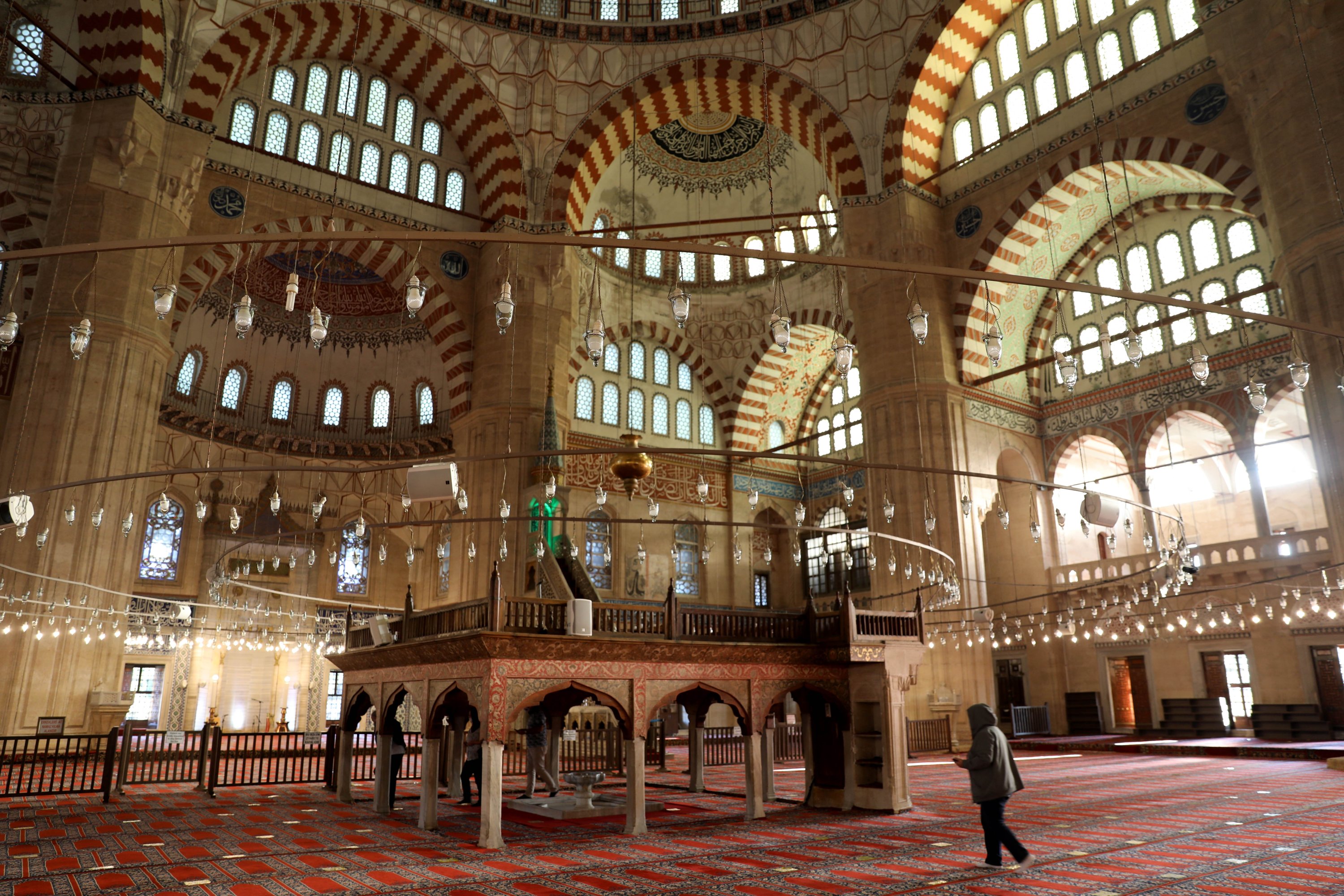 An interior view from Selimiye Mosque, Edirne, northwestern Turkey, Nov. 1, 2020. (AA PHOTO)