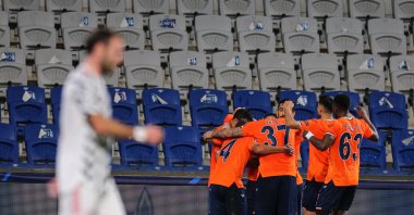 Istanbul Başakşehir players cheer after a goal in Istanbul Fatih Terim Stadium, Nov. 4, 2020. (AA Photo)
