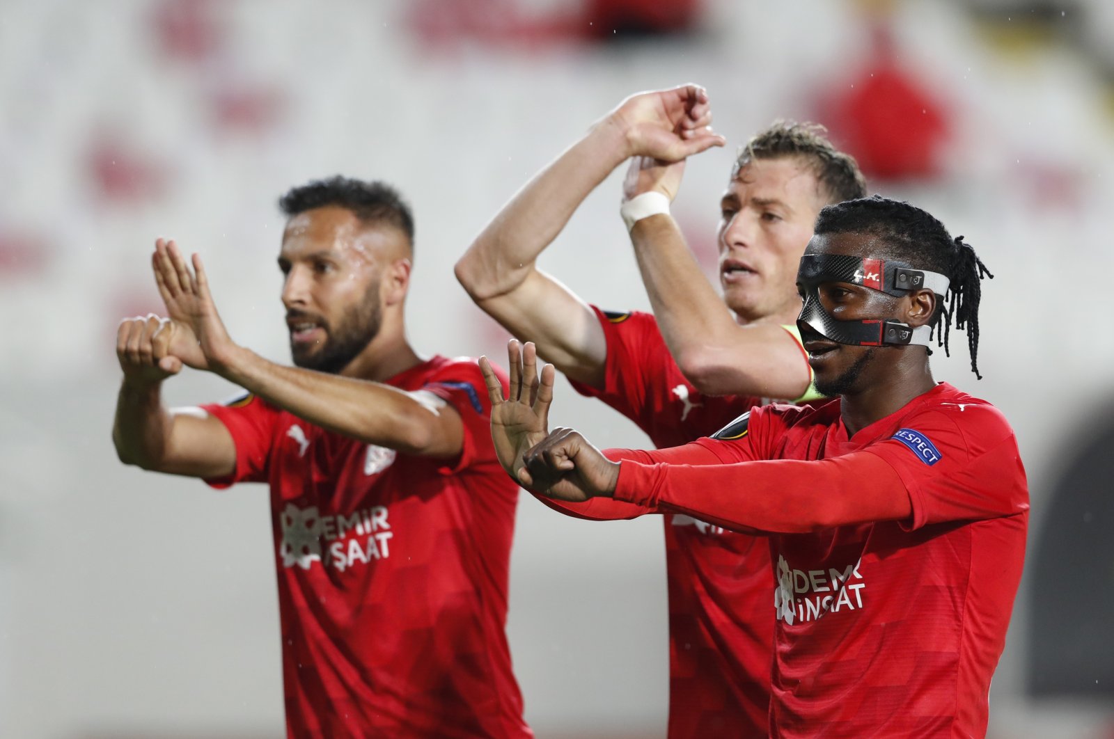 Sivasspor's Olarenwaju Kayode (R) celebrates after scoring the team's second goal in a UEFA Europa League group stage match against Qarabag, Sivas, Turkey, Nov. 5, 2020. (Reuters Photo)