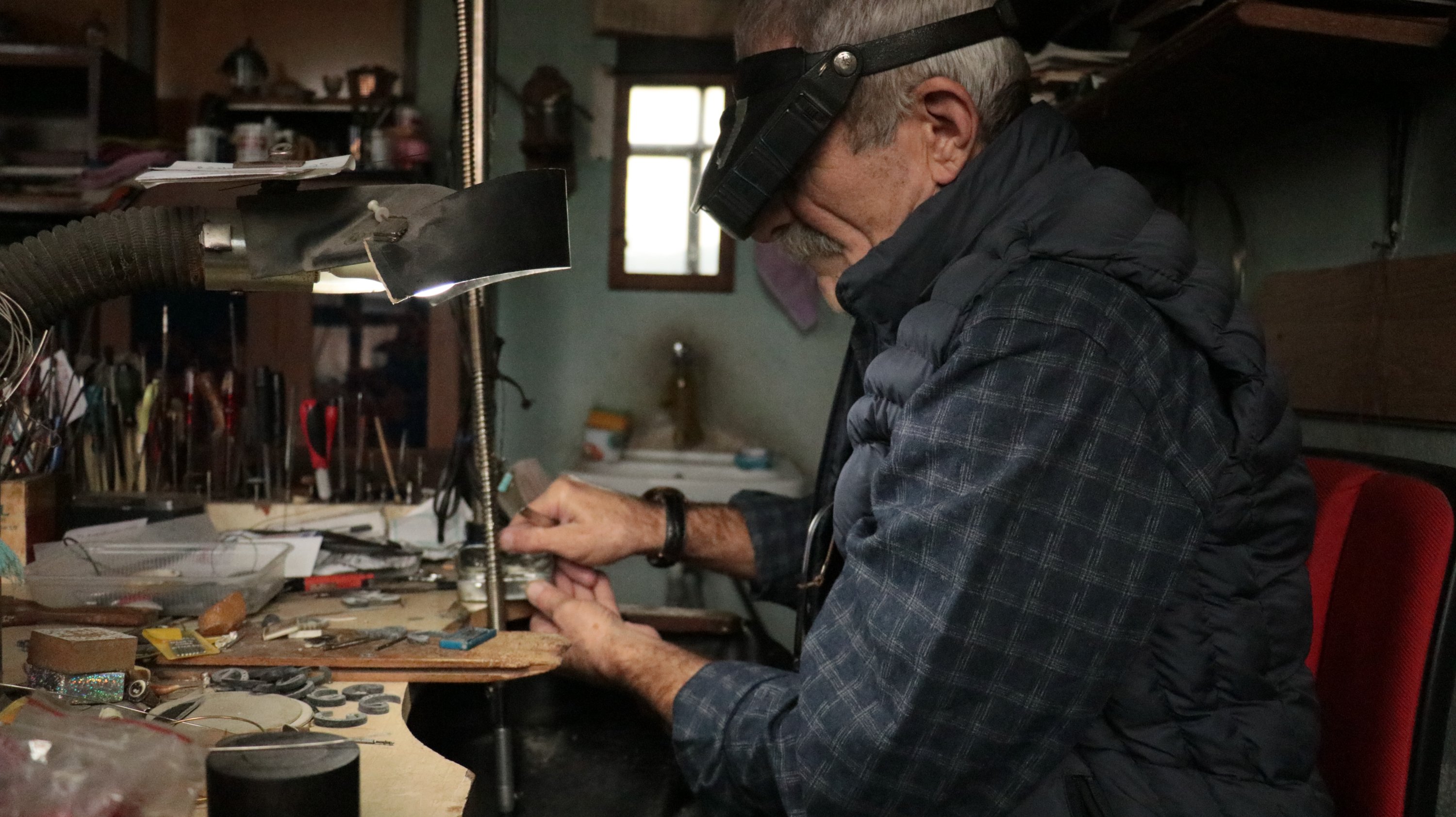 Mehmet Aşan works at his workshop in Yalova, northwestern Turkey, Nov. 2, 2020. (AA PHOTO)