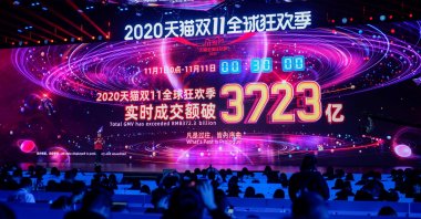 A screen shows the value of goods being transacted during Alibaba Group's Singles' Day global shopping festival at a media center in Hangzhou, Zhejiang province, China, Nov. 11, 2020. (Reuters Photo)