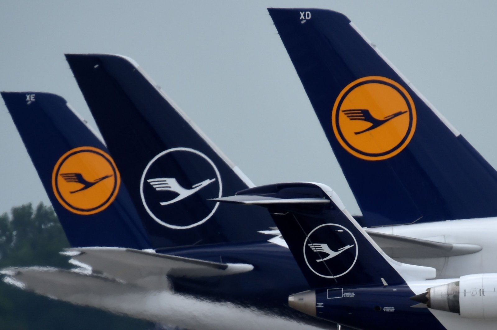  This file photo taken on June 25, 2020 shows aircrafts of German airline Lufthansa at "Franz-Josef-Strauss" airport in Munich, southern Germany. (AFP Photo)