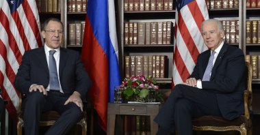 Russian Foreign Minister Sergey Lavrov (L) and former U.S. Vice President Joe Biden meet for bilateral talks at the 49th Munich Security Conference, Germany, Feb. 2, 2013. (AFP Photo)