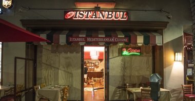 Cafe Istanbul in California’s Beverly Hills, Nov. 4, 2020. (IHA Photo)