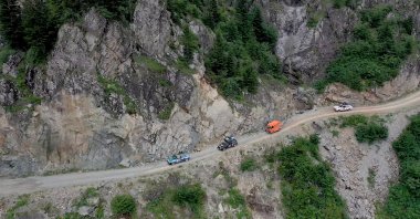 Cars drive on the mountainous road connecting Black Sea provinces of Trabzon and Bayburt, Turkey, Nov. 15, 2020. (DHA Photo)