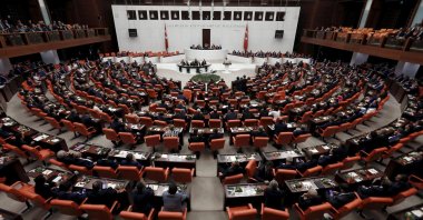 Parliamentarians attend a swearing-in ceremony at the Turkish parliament in the capital Ankara, Turkey, June  23, 2015. (REUTERS Photo)