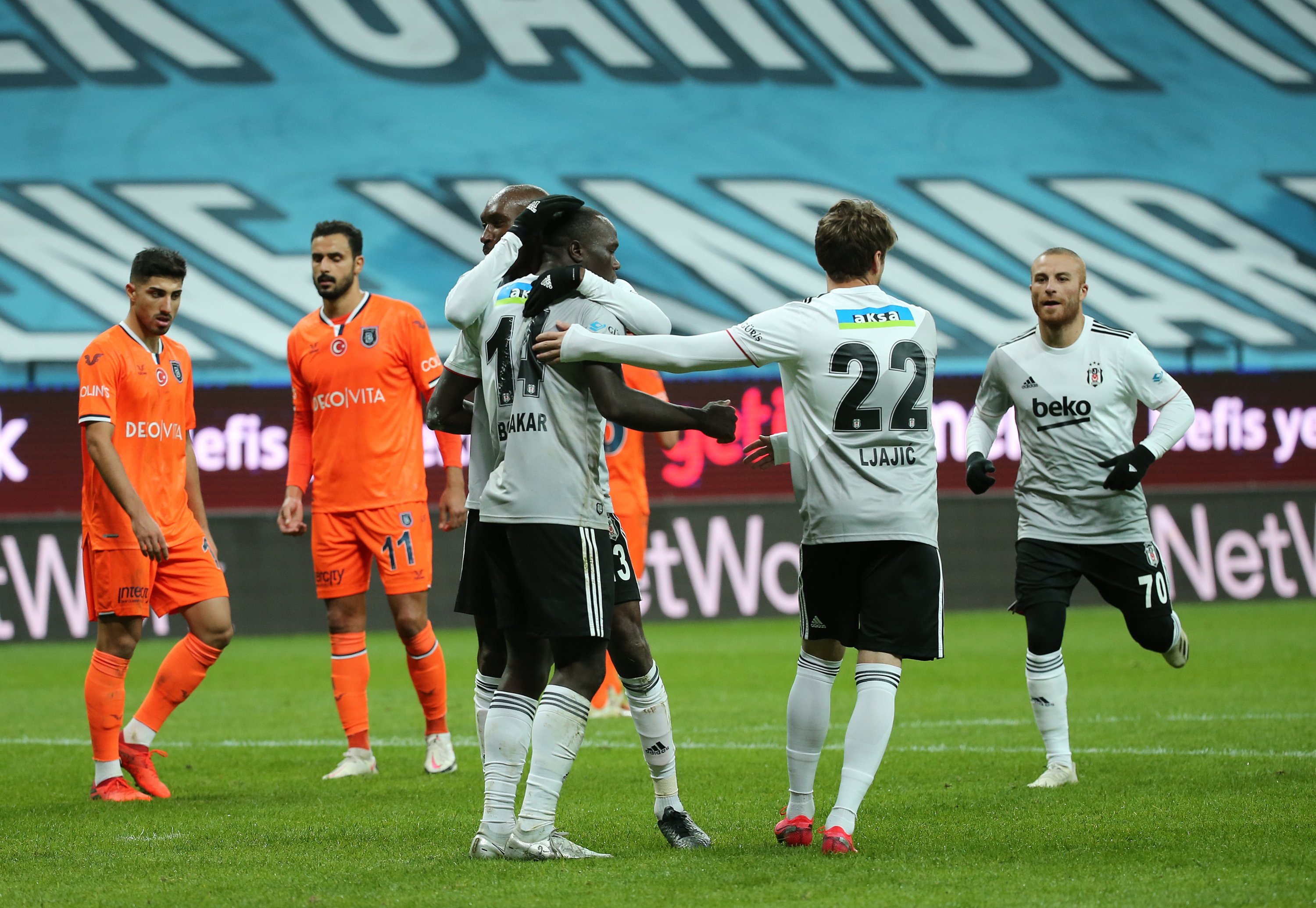 besiktas breathes sigh of relief with 3 2 istanbul derby victory against basaksehir daily sabah