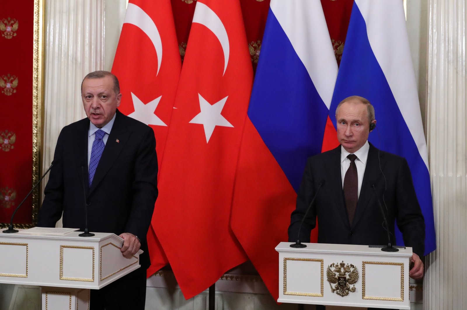 President Recep Tayyip Erdoğan (L) and his Russian counterpart Vladimir Putin attend a news conference following their talks in Moscow, Russia March 5, 2020. (Sputnik / Mikhail Klimentyev / Kremlin via Reuters)