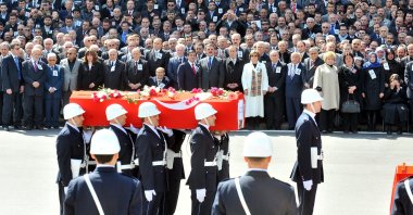 People attend Yazıcıoğlu's funeral at Parliament, in the capital Ankara, Turkey, Mar. 31, 2009. (AA Photo)