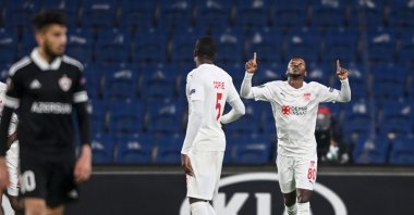 Sivasspor's Nigerian forward Olarenwaju Kayode (R) celebrates after scoring a goal during the UEFA Europa League group I football match between Qarabağ and Sivasspor at Fatih Terim Stadium in Istanbul, on Nov. 26, 2020. (AFP Photo)