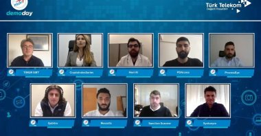 The representatives of startup graduates of the eighth term of Türk Telekom's PİLOT venture acceleration program.