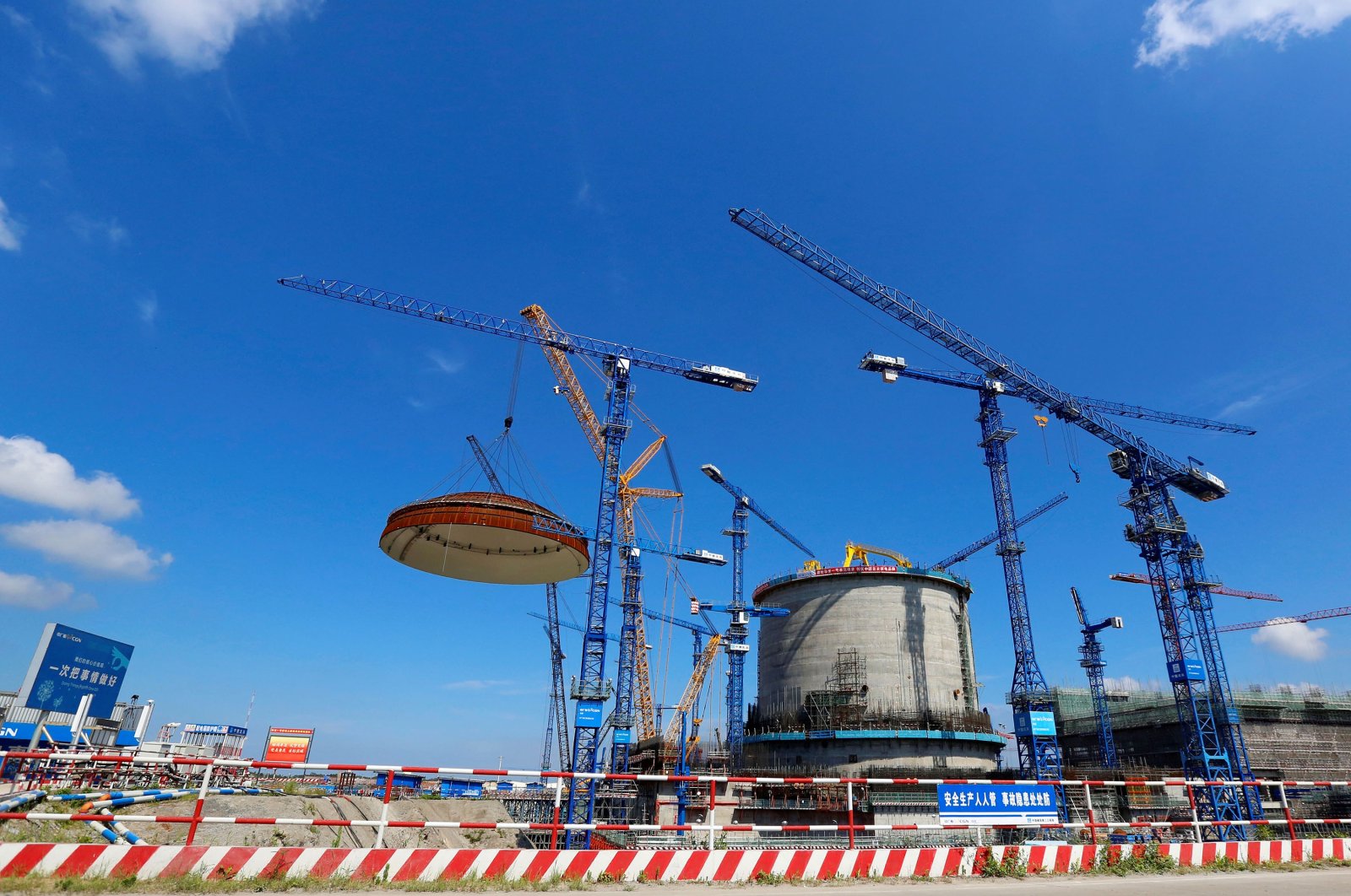 A dome is installed over a Hualong One nuclear power unit at Fangchenggang nuclear power plant in Guangxi Zhuang Autonomous Region, China, May 23, 2018. (Reuters Photo)