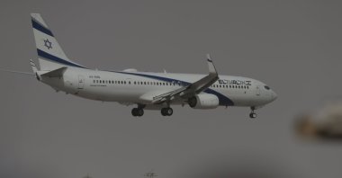 The Israeli flag carrier El Al's airliner carrying Israeli and U.S. delegates approaches to land at Abu Dhabi International Airport, in Abu Dhabi, United Arab Emirates August 31, 2020. (Reuters File Photo)