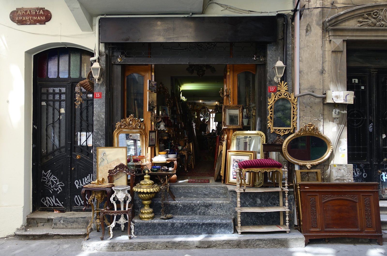 Photo shows an antique shop in Çukurcuma in the Beyoğlu quarter of Istanbul, June 2, 2016. (Shutterstock Photo)