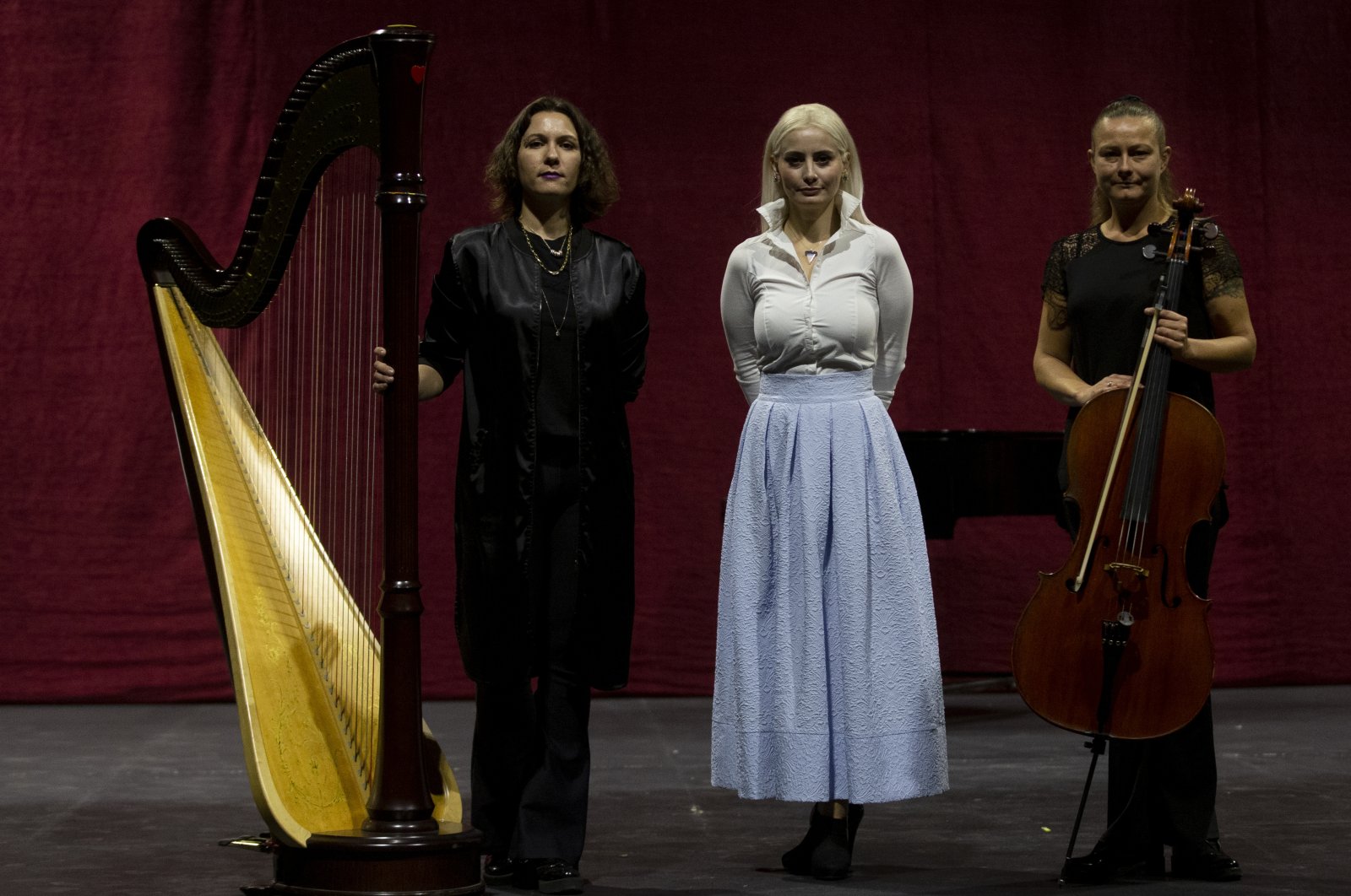The Venera Ensemble comprises of harpist Senem Çine (L), mezzo-soprano Gülçin Gültekin (C) and violoncellist Veronika Yeliz Efe. (AA PHOTO)