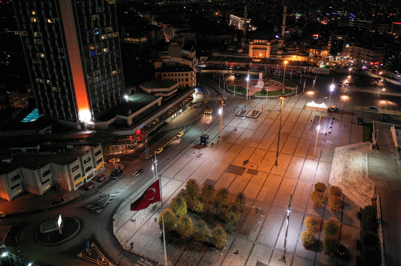 Drone footage of a deserted Taksim Square, a popular touristic neighborhood in Beyoğlu, Istanbul, during a nation-wide weekday curfew to combat the spread of COVID-19, Dec. 1, 2020. (Reuters Photo)
