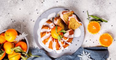 The best way to use mandarins is to bake them into cakes or squeeze their juices for mandarin-infused dishes.(Shutterstock Photo)
