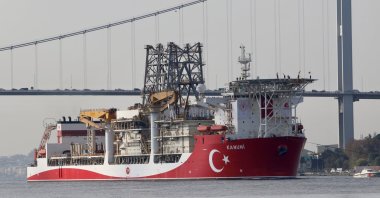 Turkey's drilling vessel Kanuni sails in the Bosporus on its maiden trip to the Black Sea in Istanbul, Turkey, Nov. 13, 2020. (Reuters Photo)