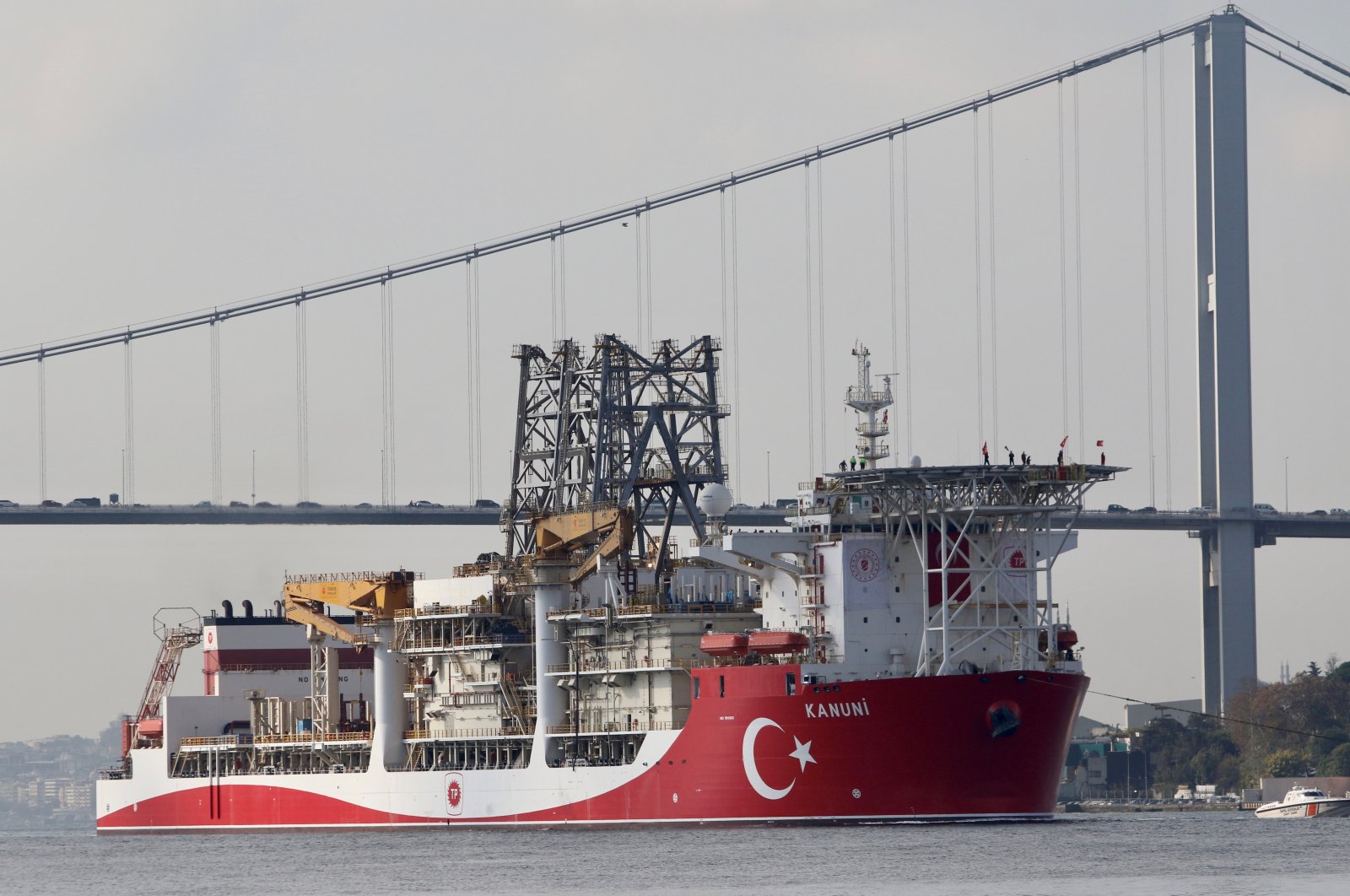 Turkey's drilling vessel Kanuni sails in the Bosporus on its maiden trip to the Black Sea in Istanbul, Turkey, Nov. 13, 2020. (Reuters Photo)