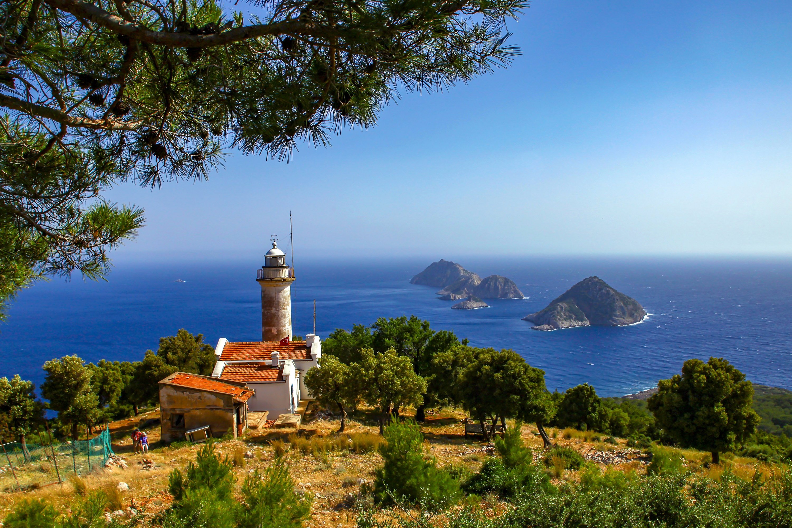 The Gelidonya Lighthouse on the Lycian Way with islands in the background in Antalya. (Shutterstock Photo)