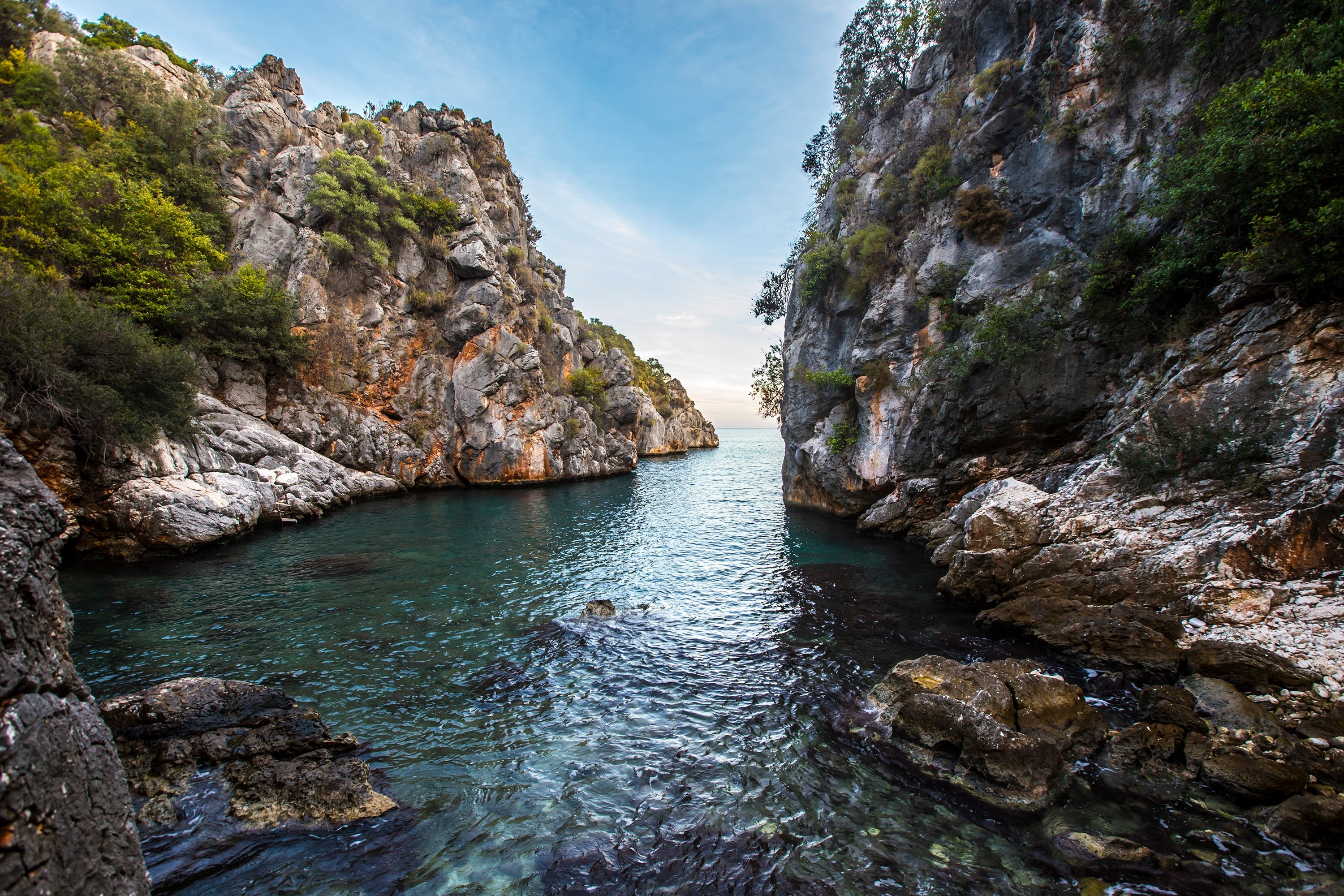 A secret cove along the Lycian Way in Antalya. (Shutterstock Photo)