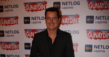 Turkish media magnate Acun Ilıcalı poses at the entrance of an event in Istanbul, Dec. 19, 2018. (Sabah File Photo)